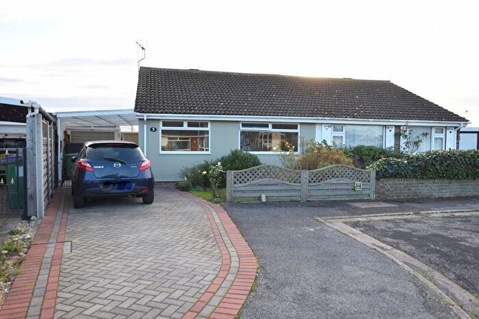 2 Bedroom Semi-Detached Bungalow For Sale In Aspen Close, St. Marys Bay, Romney Marsh, TN29