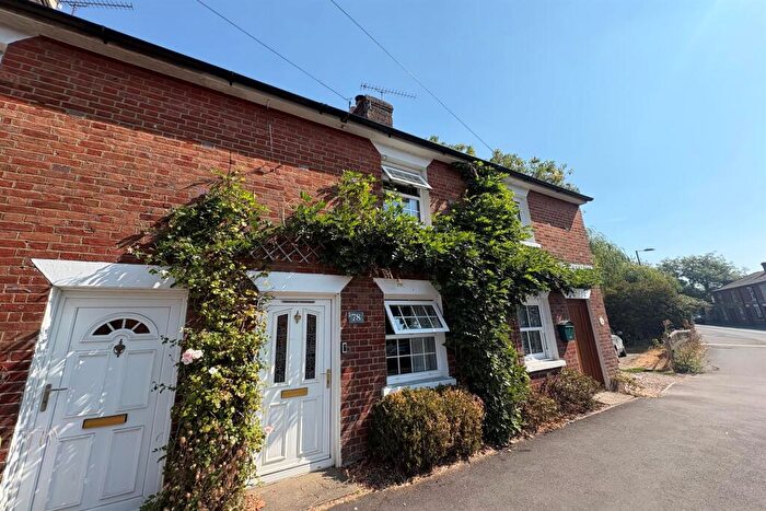 2 Bedroom Terraced House To Rent In Fordingbridge, SP6