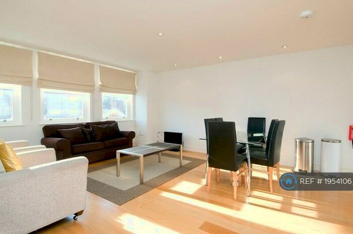 2 Bedroom Flat To Rent In Regency House, Chelsea, SW10