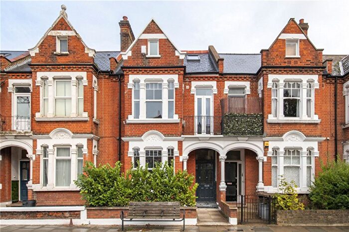 2 Bedroom Flat To Rent In Trinity Road, London, SW17