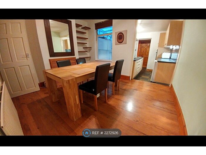 2 Bedroom Terraced House To Rent In York Road, Reading, RG1