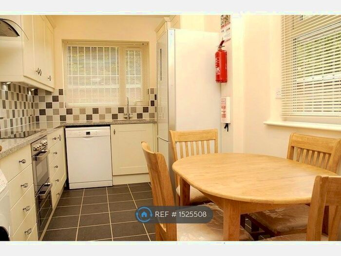 4 Bedroom Terraced House To Rent In Eston Street, Manchester, M13