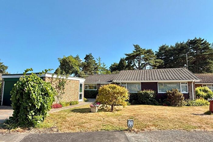 3 Bedroom Bungalow For Sale In Shelley Close, Ashley Heath, BH24