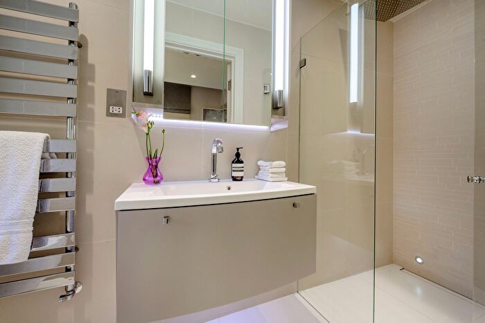 3 Bedroom Flat For Sale In Old Brompton Road, South Kensington, SW5