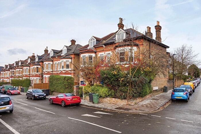 2 Bedroom Flat To Rent In Tierney Road, Clapham Park, London, SW2