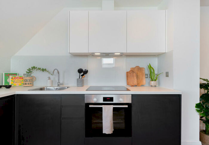 1 Bedroom Apartment To Rent In Fountain House, Leatherhead, KT22