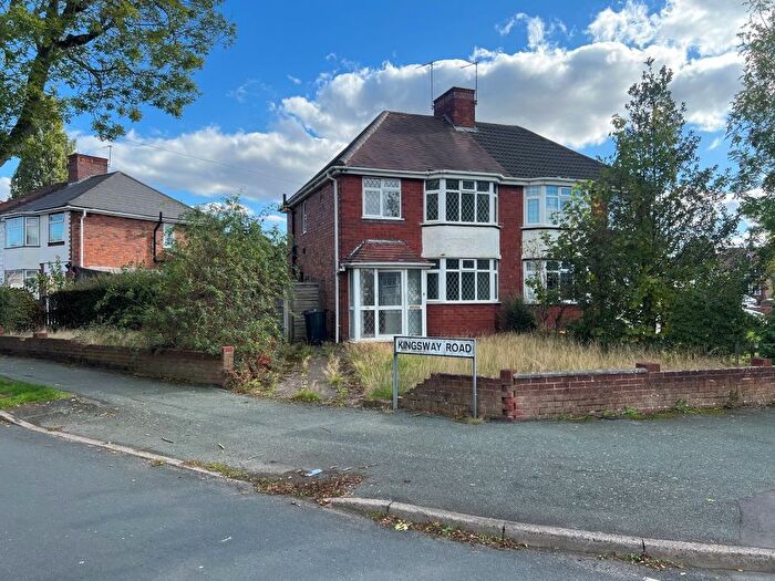 3 Bedroom Semi-Detached House For Sale In Kingsway Road, Wolverhampton, WV10