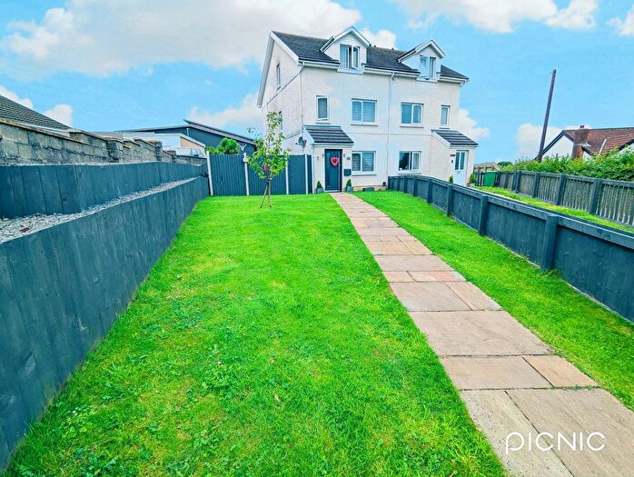 4 Bedroom Semi-Detached House For Sale In Heol Llanelli, Trimsaran, Kidwelly, Carmarthenshire., SA17
