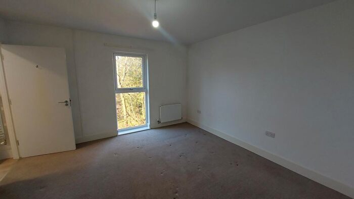 2 Bedroom Flat To Rent In Peregrine Close, Hemel Hempstead, HP2