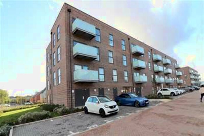 2 Bedroom Flat To Rent In 83 Dovestone Close, West Thurrock, RM20