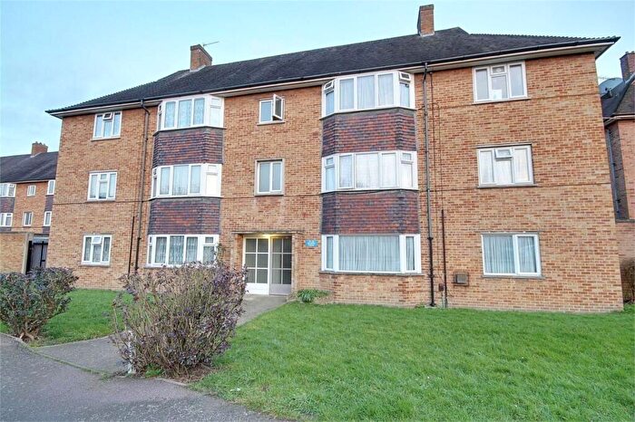 2 Bedroom Apartment To Rent In Severn Drive, Enfield, EN1