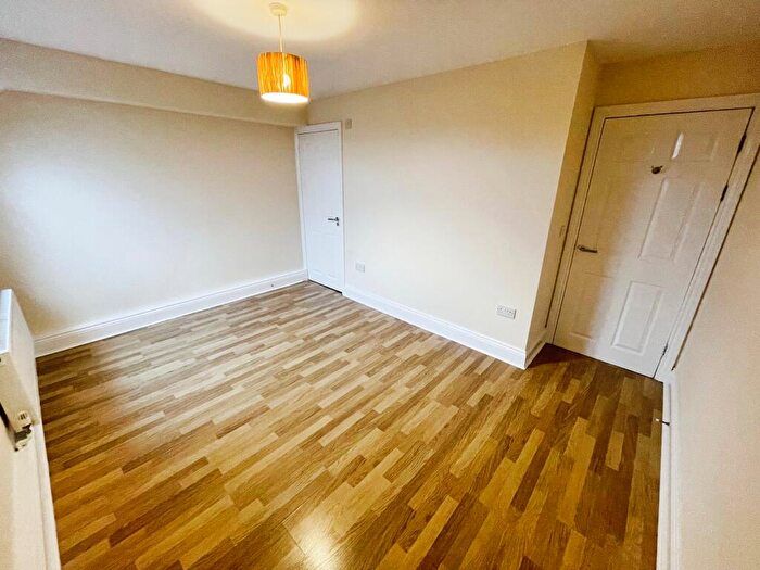 2 Bedroom Flat To Rent In Cowbridge Road East, Cardiff, CF5