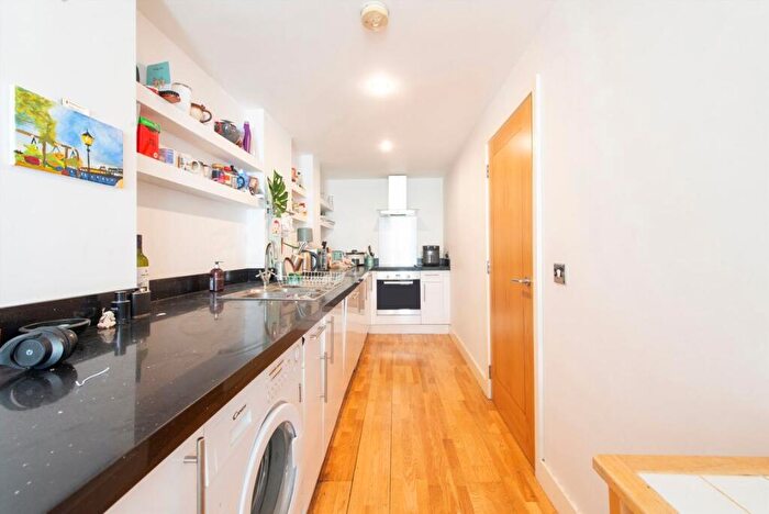 2 Bedroom Flat To Rent In Chapel Market, Angel, N1