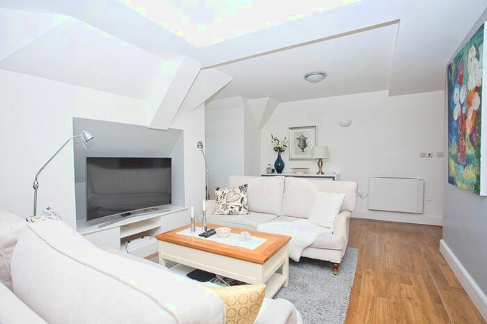 3 Bedroom Flat To Rent In St. Mildreds Road, St. Mildreds Road, CT8