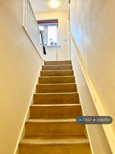 2 Bedroom Detached House To Rent In Malone Avenue, Swindon, SN25