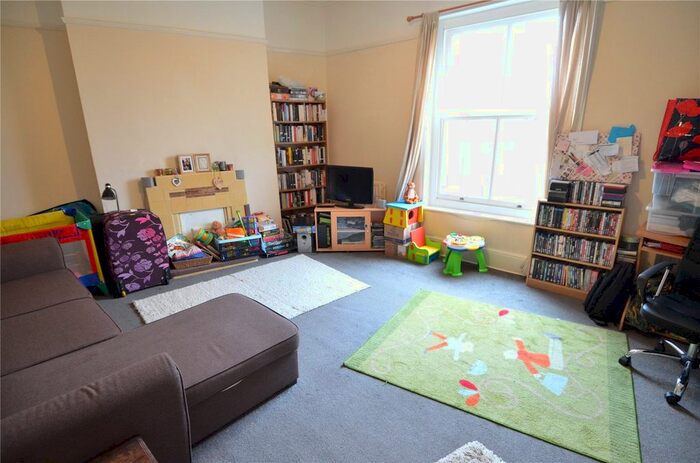 1 Bedroom Flat To Rent In Knollys Road, London, SW16