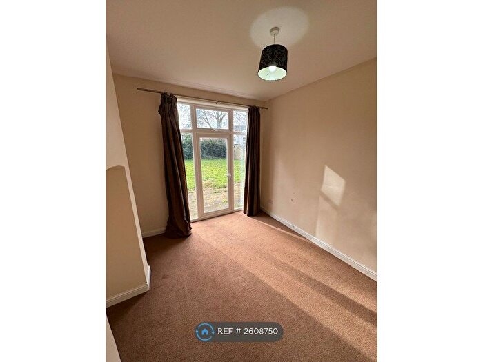 2 Bedroom Flat To Rent In Copthorne Road, Wolverhampton, WV3