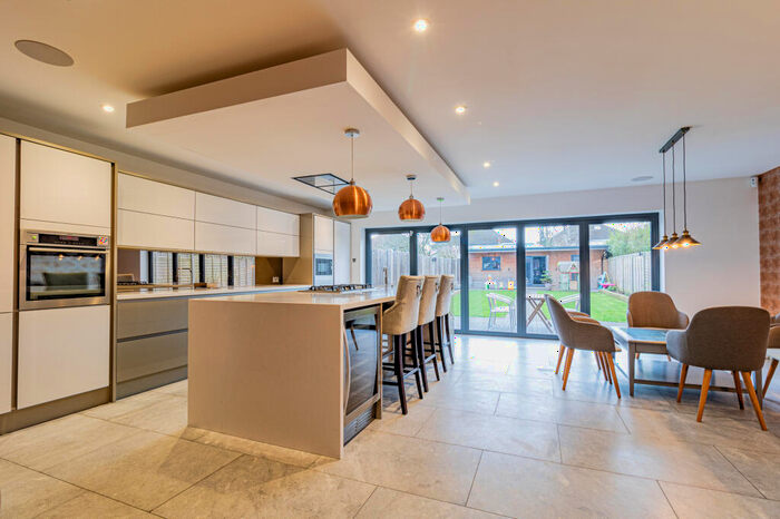 4 Bedroom Semi-Detached House To Rent In Tilstone Close, SL4