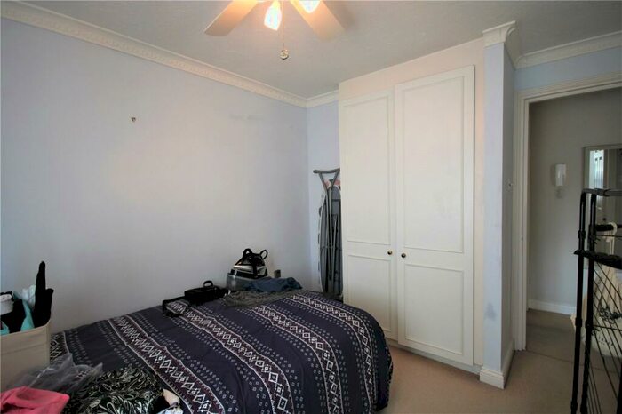 2 Bedroom Apartment To Rent In Waterside Gardens, Reading, Berkshire, RG1