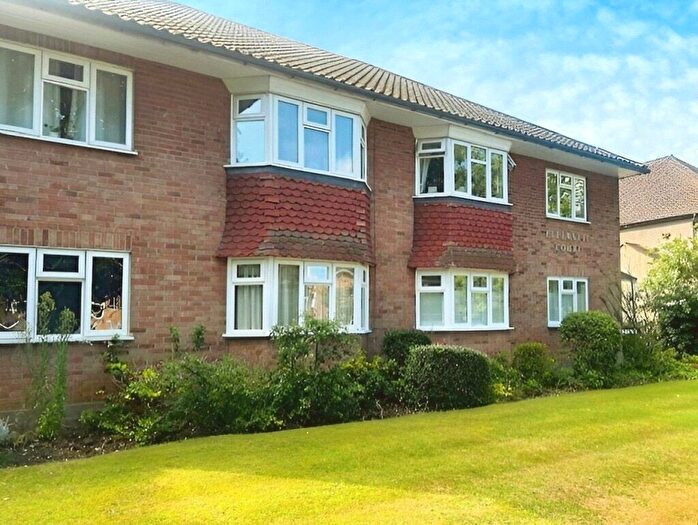 1 Bedroom Apartment To Rent In Beddington Gardens, Wallington, SM6