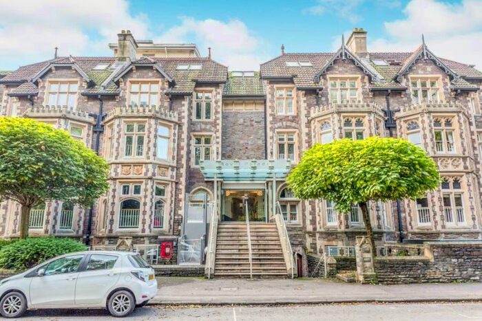 2 Bedroom Flat To Rent In Royal Parade, Clifton, Bristol, BS8
