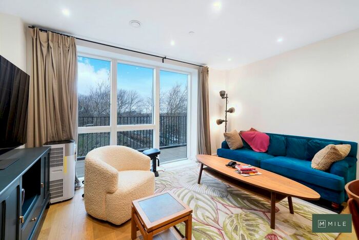 2 Bedroom Flat To Rent In Third Avenue, London, W10