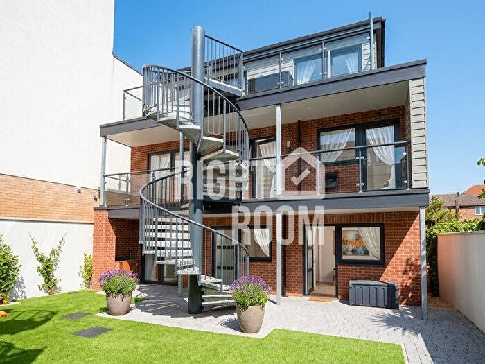 Studio To Rent In Southcote Road, Bournemouth, BH1