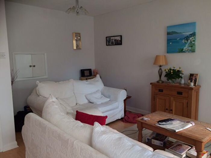 3 Bedroom Semi-Detached House To Rent In Cardinal Close, Worcester Park, KT4