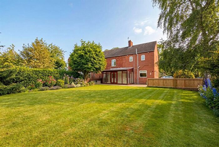 3 Bedroom House For Sale In Lincoln Road, Carlton Scroop, NG32