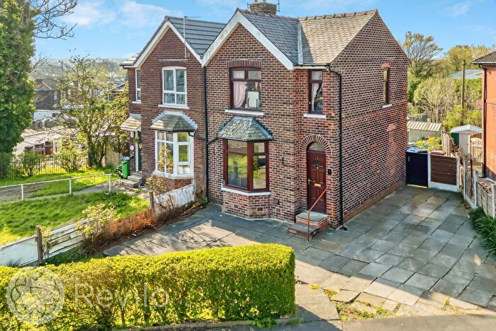 3 Bedroom Semi Detached House For Sale In Ings Avenue, Rochdale, OL12