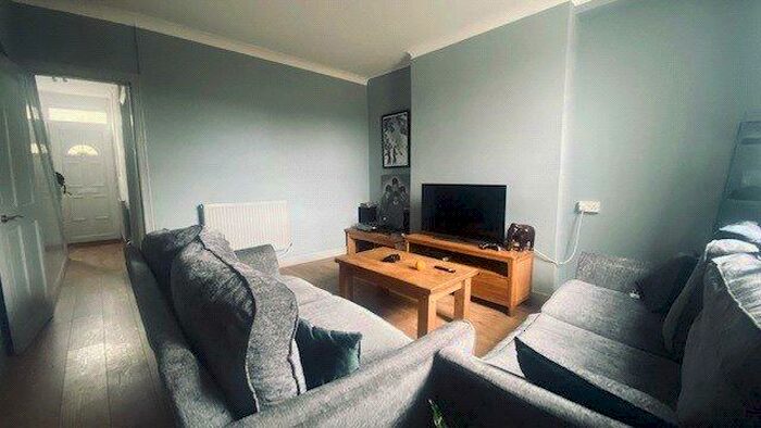 2 Bedroom End Of Terrace House To Rent In Caellepa, Bangor, Gwynedd, LL57