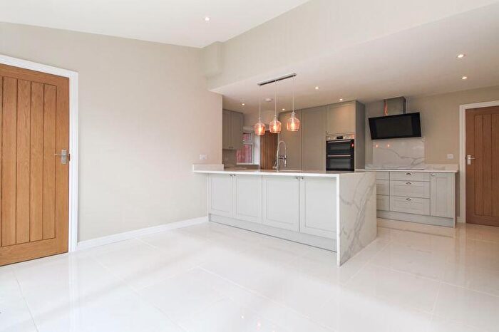 3 Bedroom End Of Terrace House For Sale In Queens Crescent, Clapham, MK41