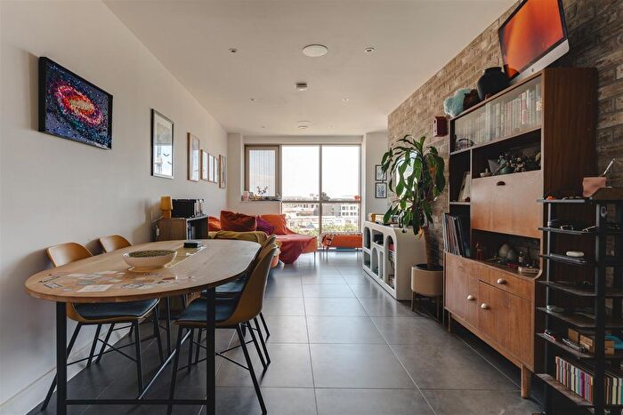 2 Bedroom Flat For Sale In White Post Lane, London, E9