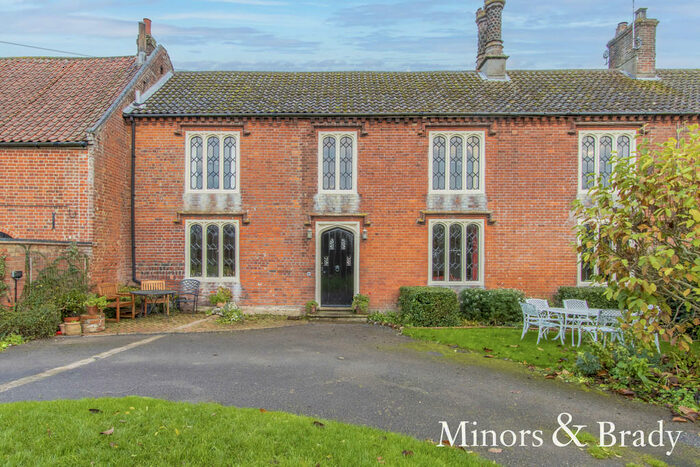 4 Bedroom Manor House For Sale In School Road, Runham, NR29