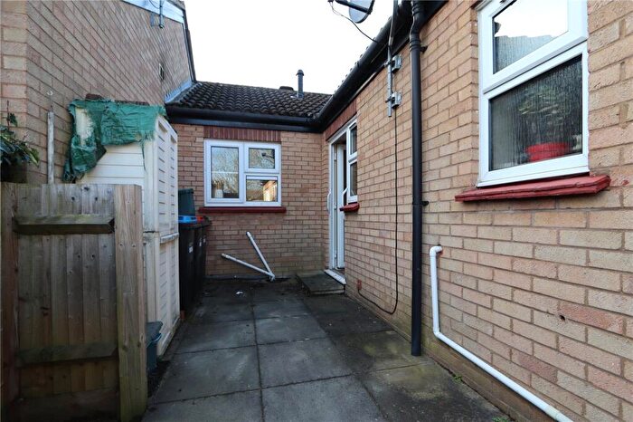 2 Bedroom Bungalow For Sale In Germander Place, Conniburrow, Milton Keynes, Buckinghamshire, MK14