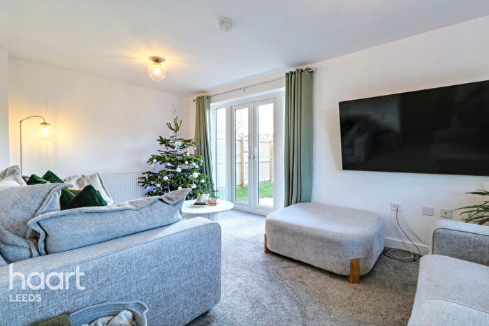 3 Bedroom Detached House For Sale In Ramble Crescent, Leeds, LS25