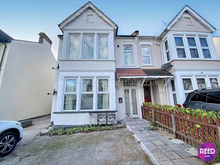1 Bedroom Flat To Rent In Cheltenham Road, Southend On Sea, SS1