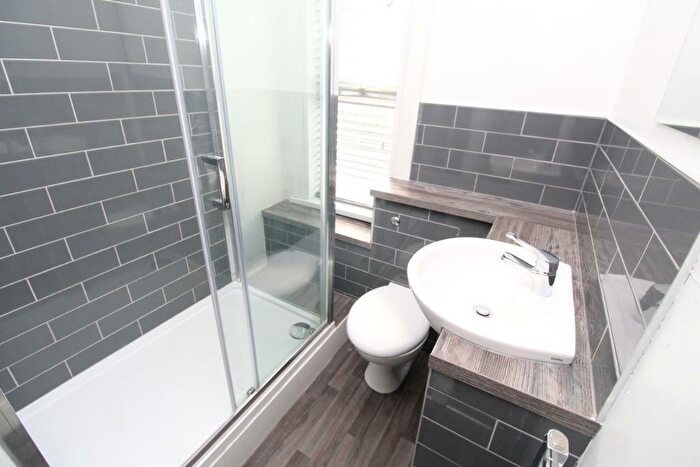 6 Bedroom Semi-Detached House To Rent In Trinity Avenue, Lenton, Nottingham, NG7