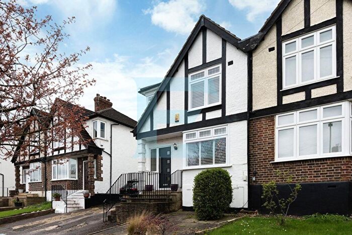 4 Bedroom Semi Detached House For Sale In Glenmere Avenue, Mill Hill, London, NW7