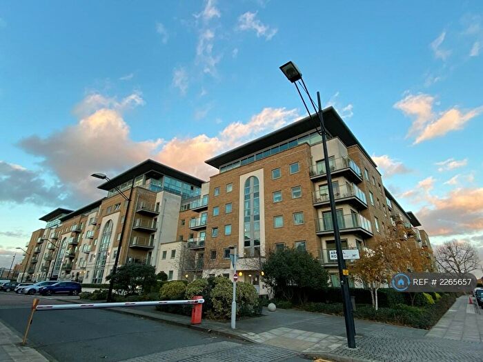2 Bedroom Flat To Rent In Royal Arsenal Woolwich, London, SE18