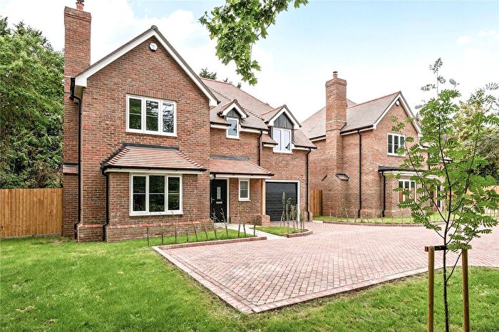 5 Bedroom Detached House For Sale In Bartley Heath, North Warnborough, Hook, Hampshire, RG29