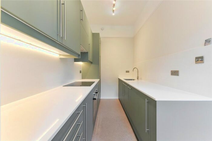 1 Bedroom Flat To Rent In Porten Road, Brook Green, London, W14