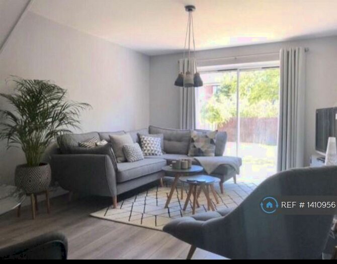 2 Bedroom Semi-Detached House To Rent In Barker Close, Stafford, ST16