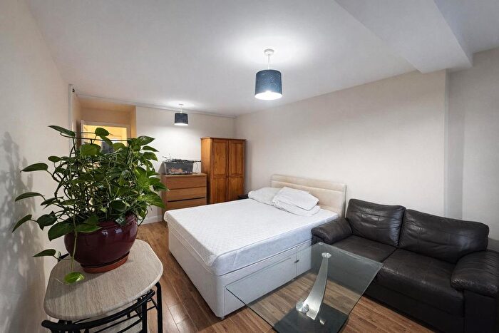 Studio To Rent In Dane Road, Ashford, TW15