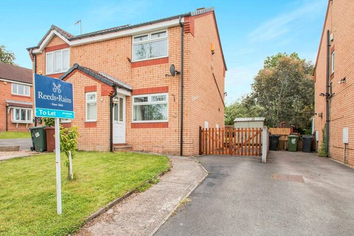 2 Bedroom Semi Detached House To Rent In Owl Ridge, Morley, Leeds, LS27