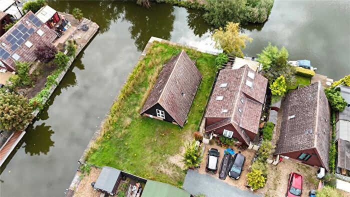 1 Bedroom Bungalow For Sale In Isleham Marina, Fen Bank, Ely, Cambridgeshire, CB7
