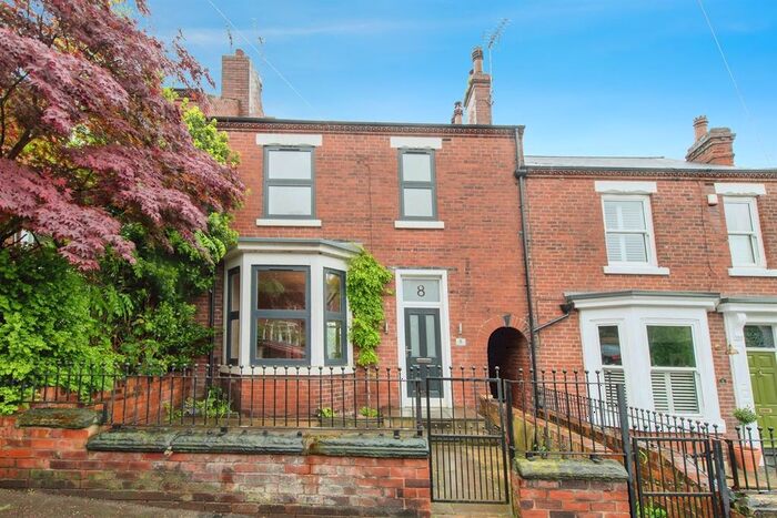 3 Bedroom Terraced House For Sale In Banks Avenue, Pontefract, WF8