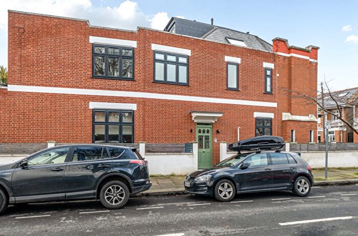 1 Bedroom Flat For Sale In King Edwards Gardens, Acton, W3