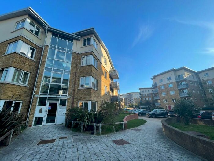 2 Bedroom Apartment To Rent In Faith Court, Bow, E3