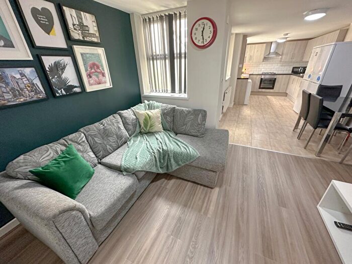 5 Bedroom Terraced House To Rent In Adelaide Road, L7